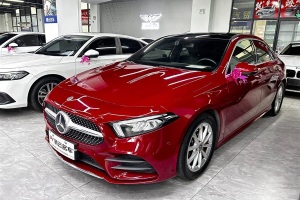 奔馳A級(jí) 奔馳 改款 A 200 L 運(yùn)動(dòng)轎車(chē)動(dòng)感型