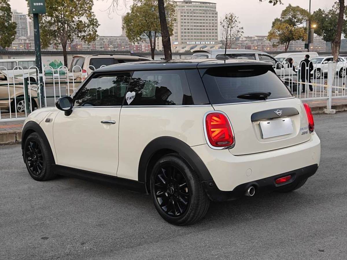 MINI COUNTRYMAN  2018款 1.5T COOPER 經(jīng)典派圖片