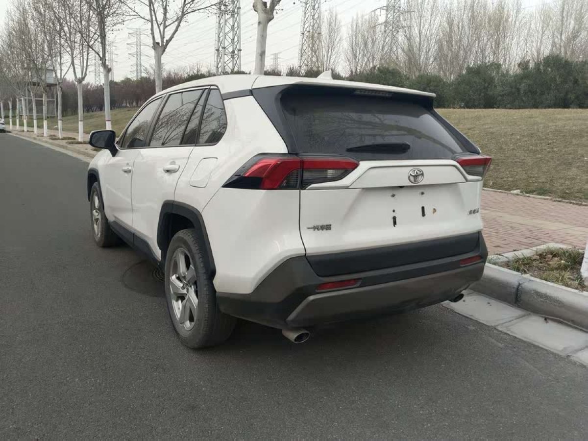 豐田 RAV4榮放  2020款 2.0L CVT兩驅(qū)風(fēng)尚版圖片