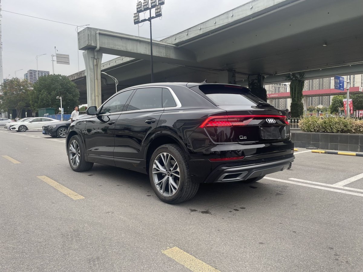 奧迪 奧迪Q8  2022款 55 TFSI 豪華動(dòng)感型圖片