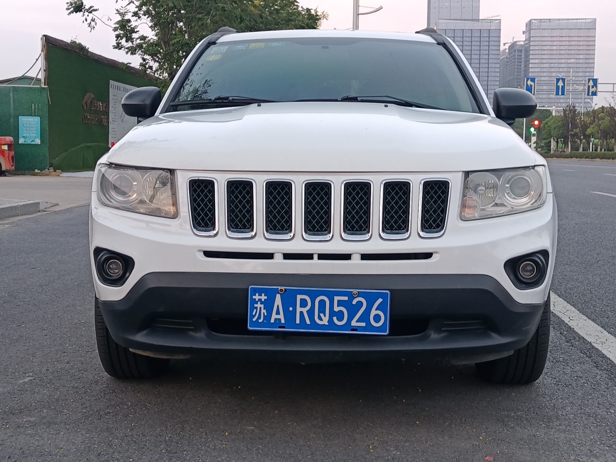 Jeep 指南者  2013款 2.4L 四驅(qū)運動版圖片