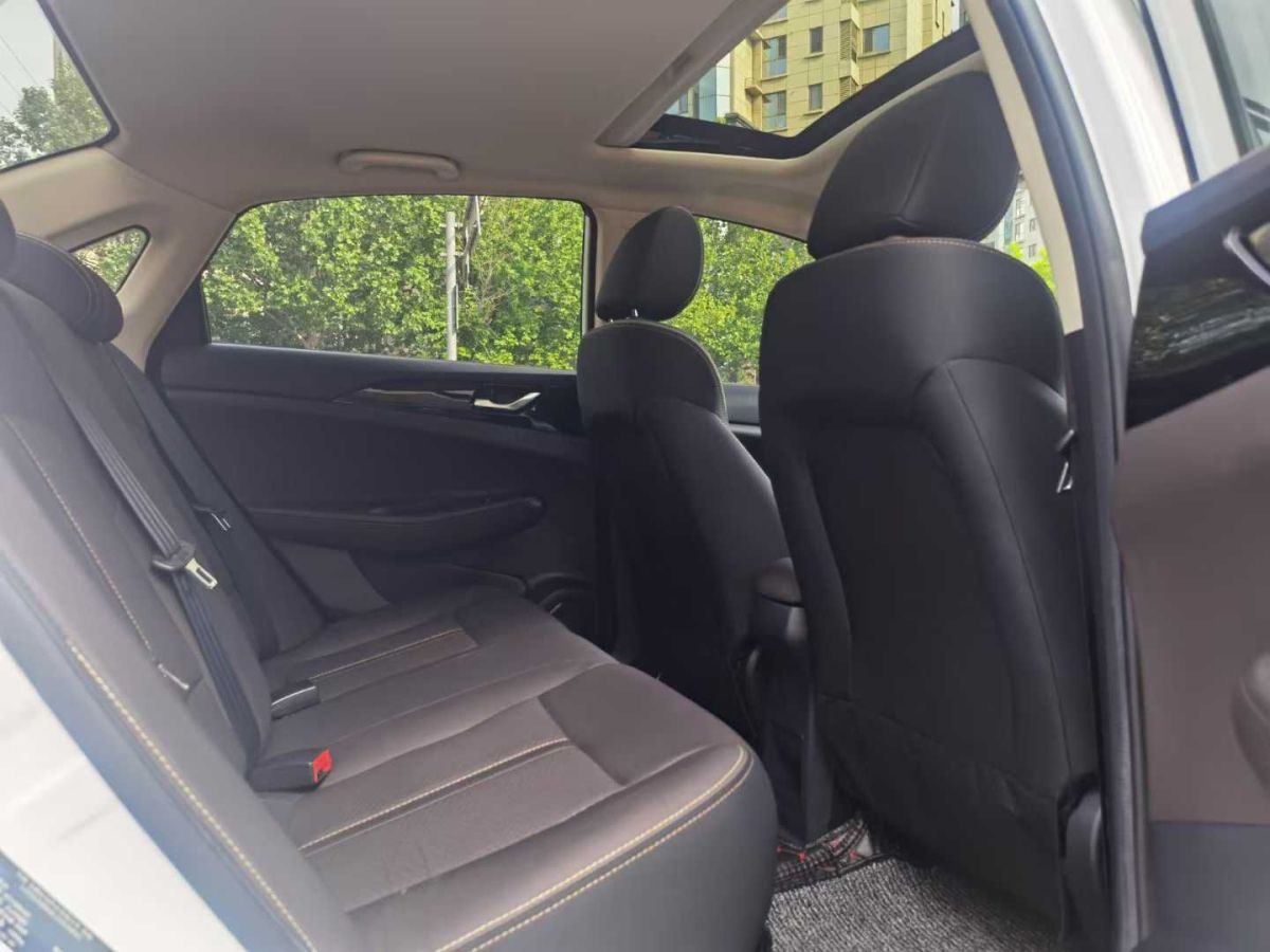 長安 逸動  2020款 PLUS 1.6L GDI 手動精英型圖片