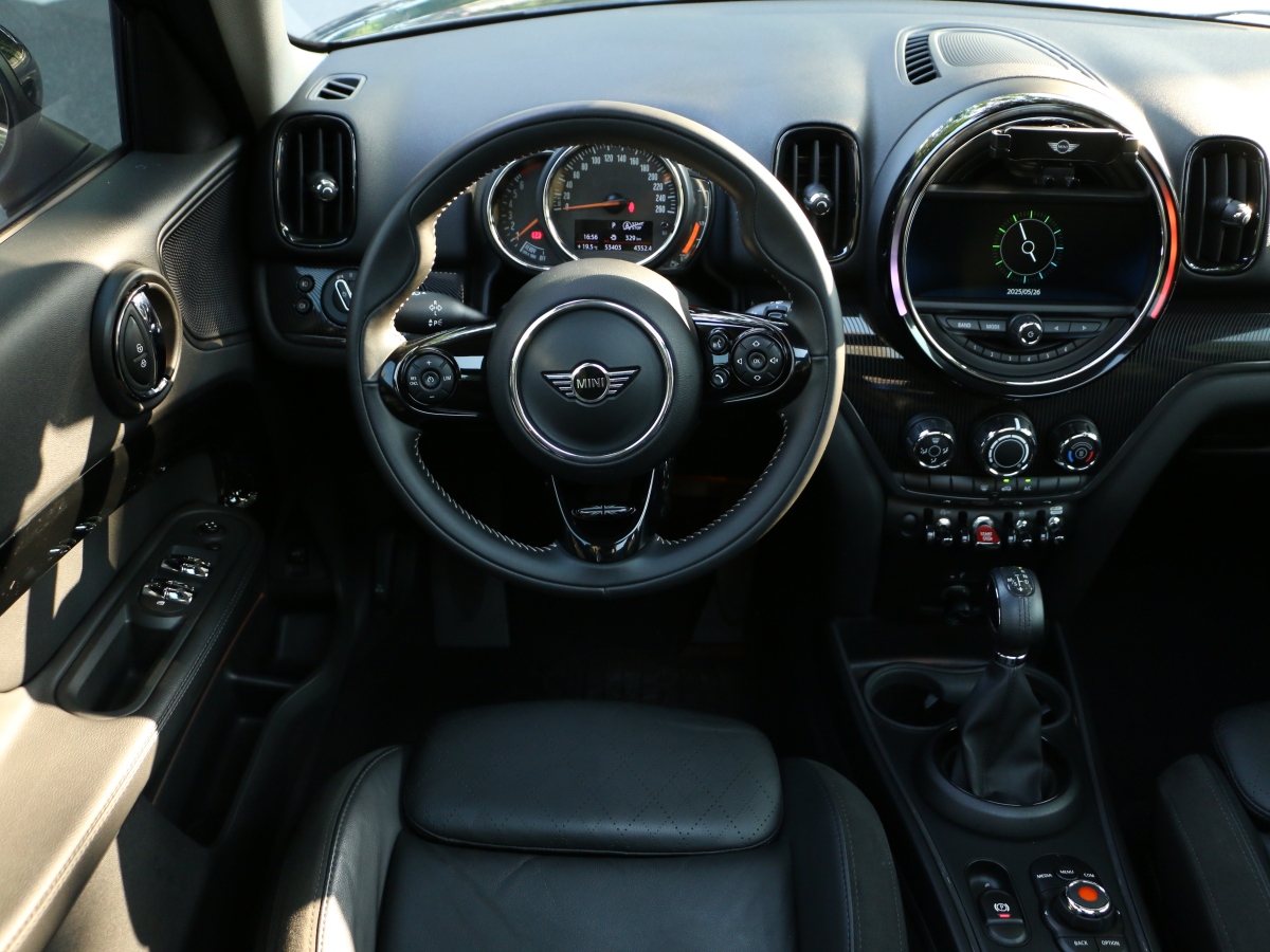 MINI COUNTRYMAN  2018款 1.5T COOPER ALL4 藝術(shù)家圖片