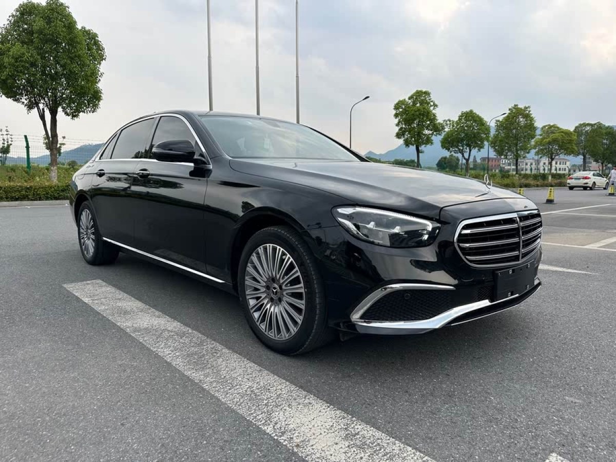 奔馳 奔馳E級(jí)  2023款 改款 E 300 L 時(shí)尚型圖片