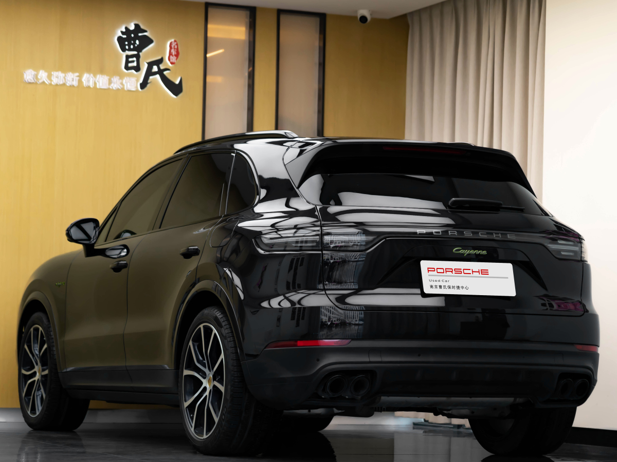 保時(shí)捷 Cayenne新能源  2023款 Cayenne E-Hybrid 2.0T 鉑金版圖片