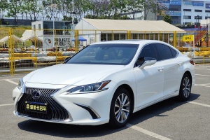 ES 雷克薩斯 300h 卓越版 國VI
