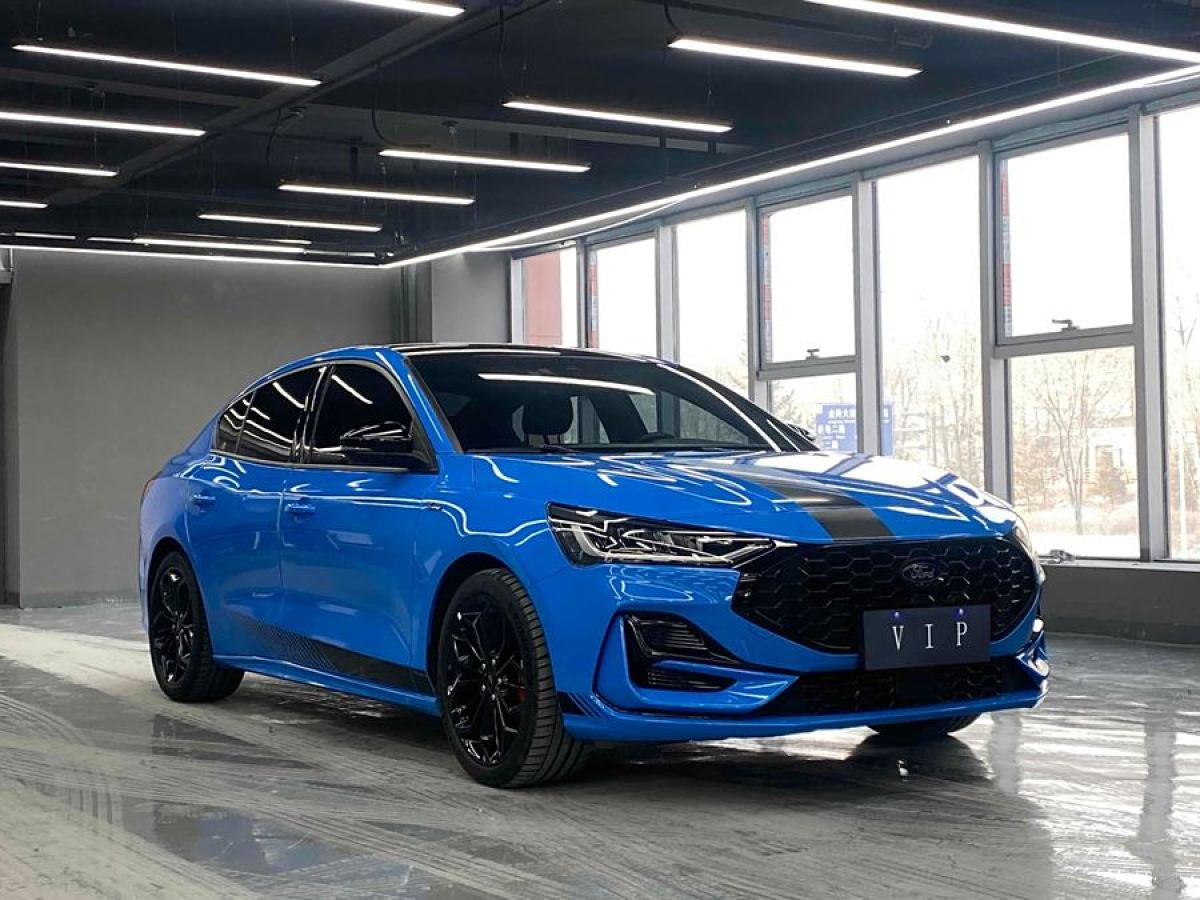 福特 ?？怂? 2022款 三廂 EcoBoost 180 自動競速版圖片