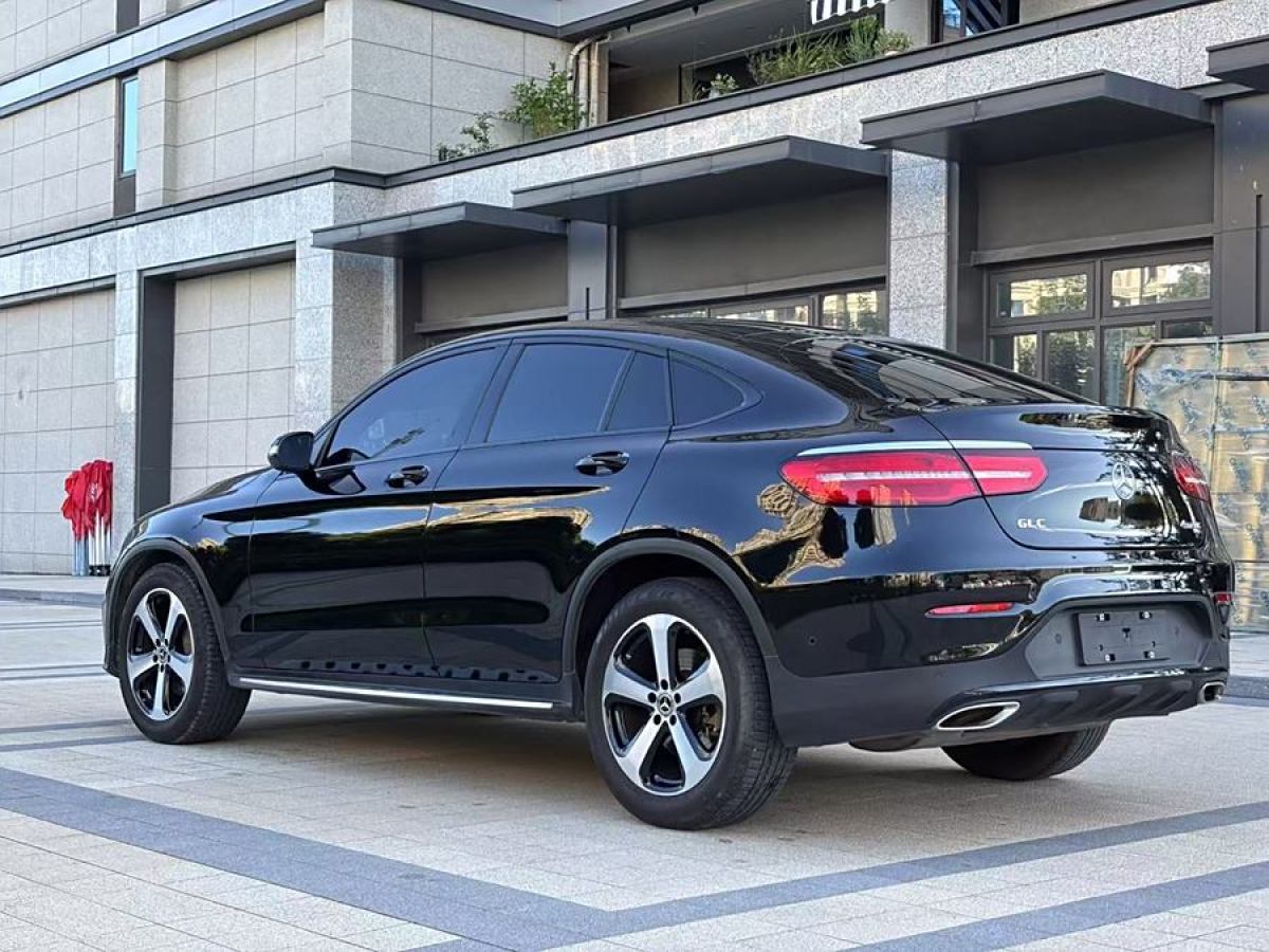 奔馳 奔馳GLC  2023款 GLC 300 4MATIC 轎跑SUV圖片