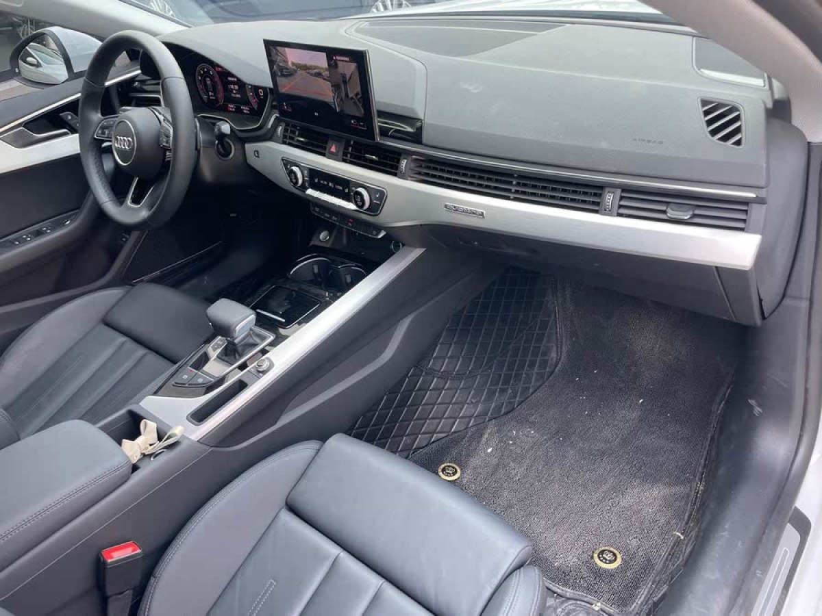 奧迪 奧迪A5  2023款 Sportback 40 TFSI quattro 豪華動感型圖片