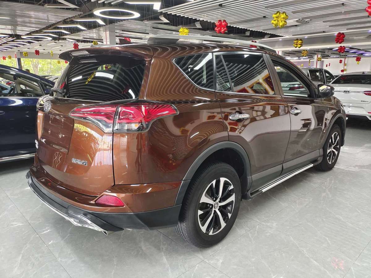 2019年7月豐田 RAV4榮放  2019款  2.0L CVT兩驅(qū)風(fēng)尚版 國VI