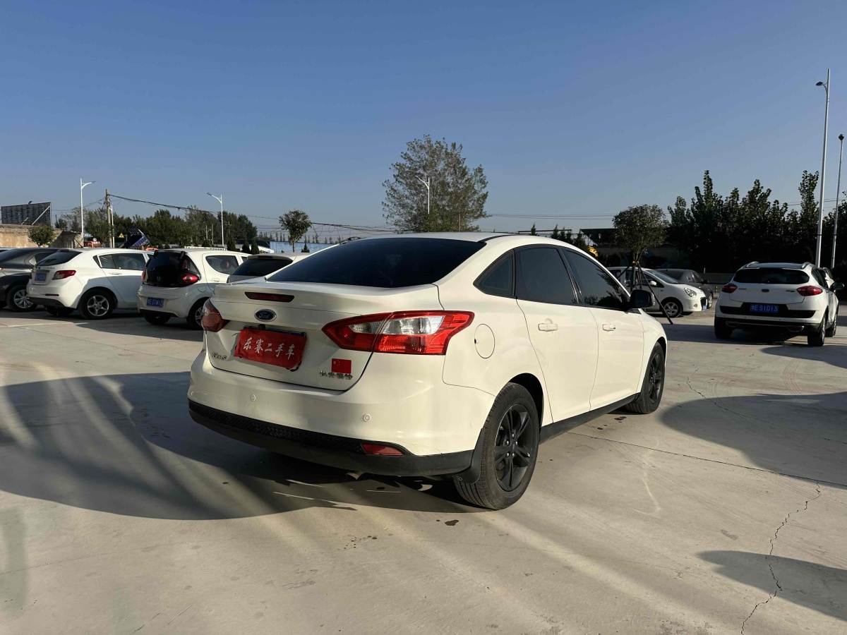 福特 ?？怂? 2015款 三廂 1.6L 自動(dòng)風(fēng)尚型圖片