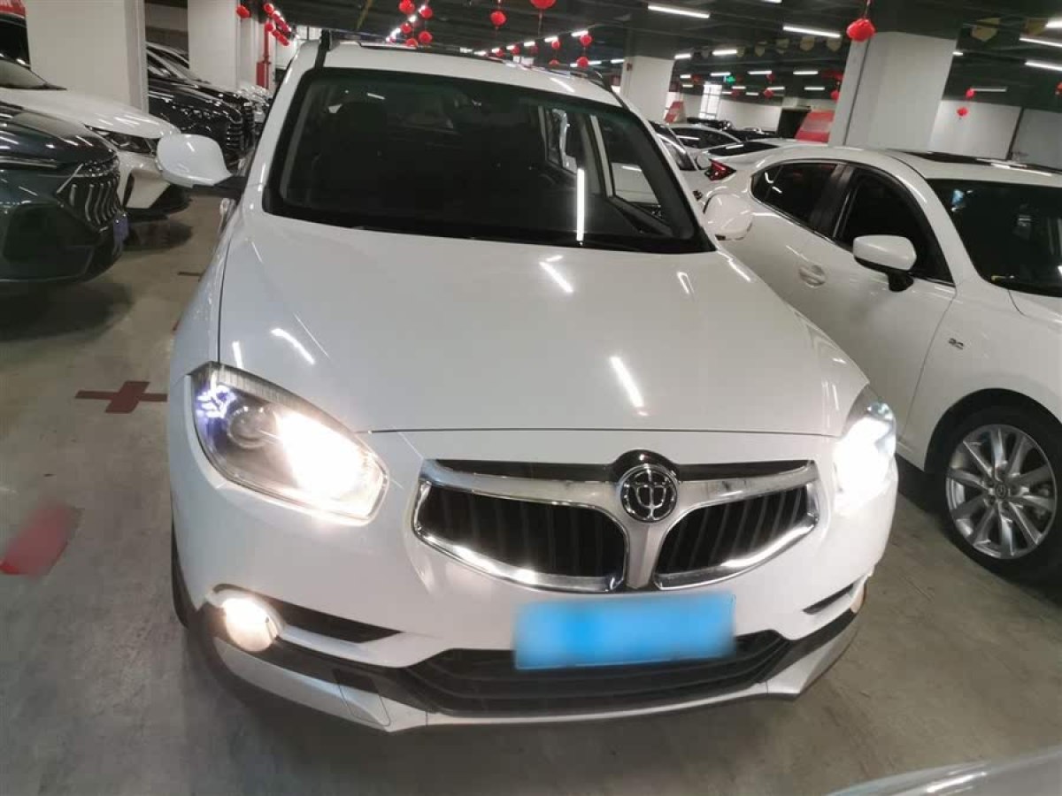 中華 V5  2014款 1.5T 自動(dòng)兩驅(qū)運(yùn)動(dòng)型圖片