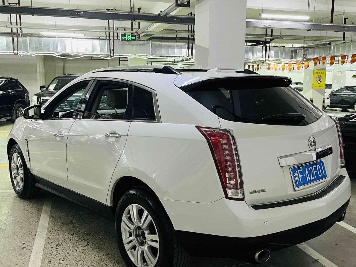 凱迪拉克 SRX  2011款 3.0L 豪華型圖片