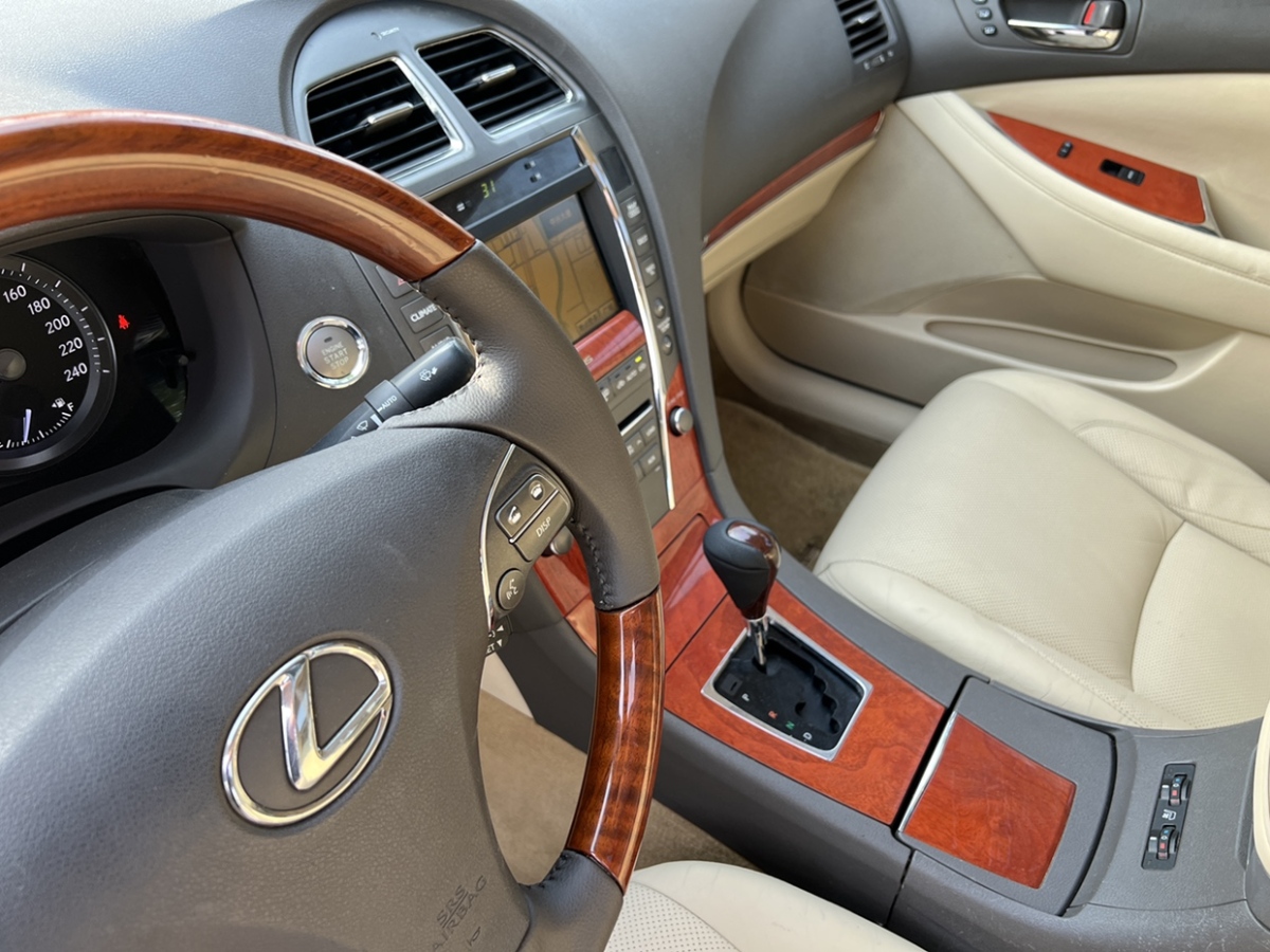 Lexus ES2010 240 Deluxe Edition图片
