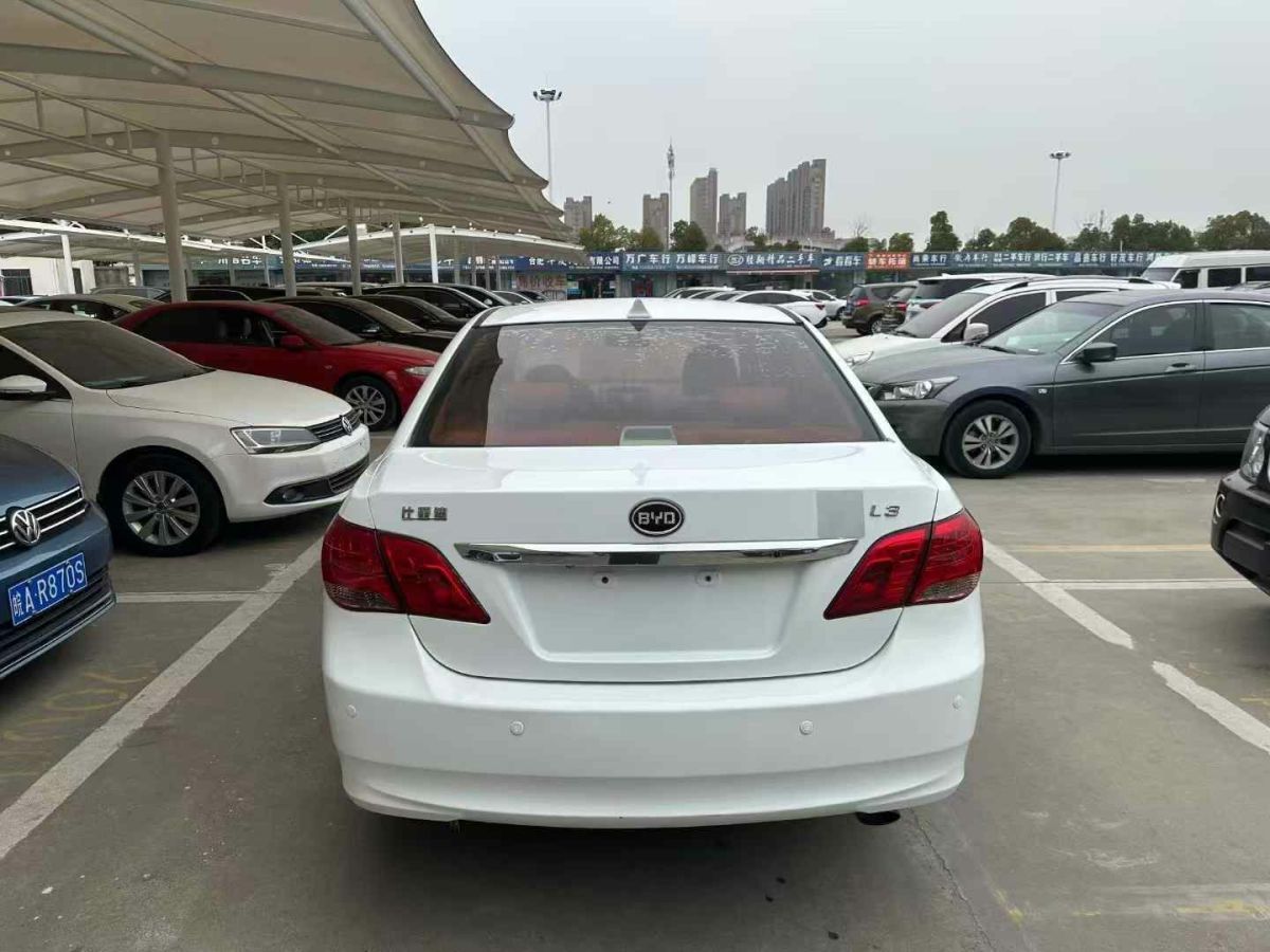 比亞迪 L3  2013款 1.5L 自動尊貴型圖片