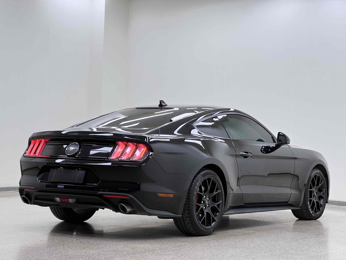 2023年7月福特 Mustang  2021款 2.3L EcoBoost