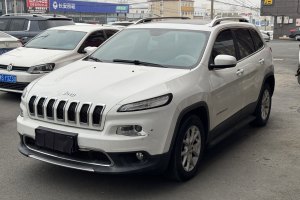 自由光 Jeep 2.0L 優(yōu)越版