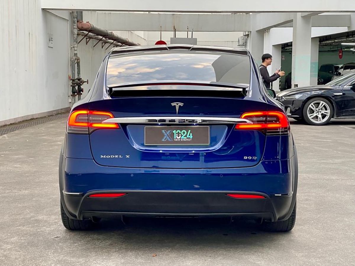 特斯拉 Model X  2016款 Model X 90D圖片