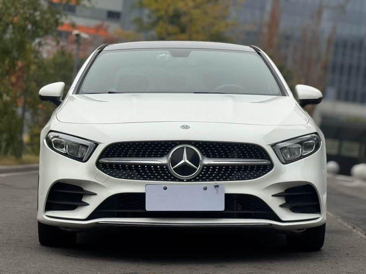 奔馳 奔馳A級  2019款  改款 A 200 L 運(yùn)動轎車圖片