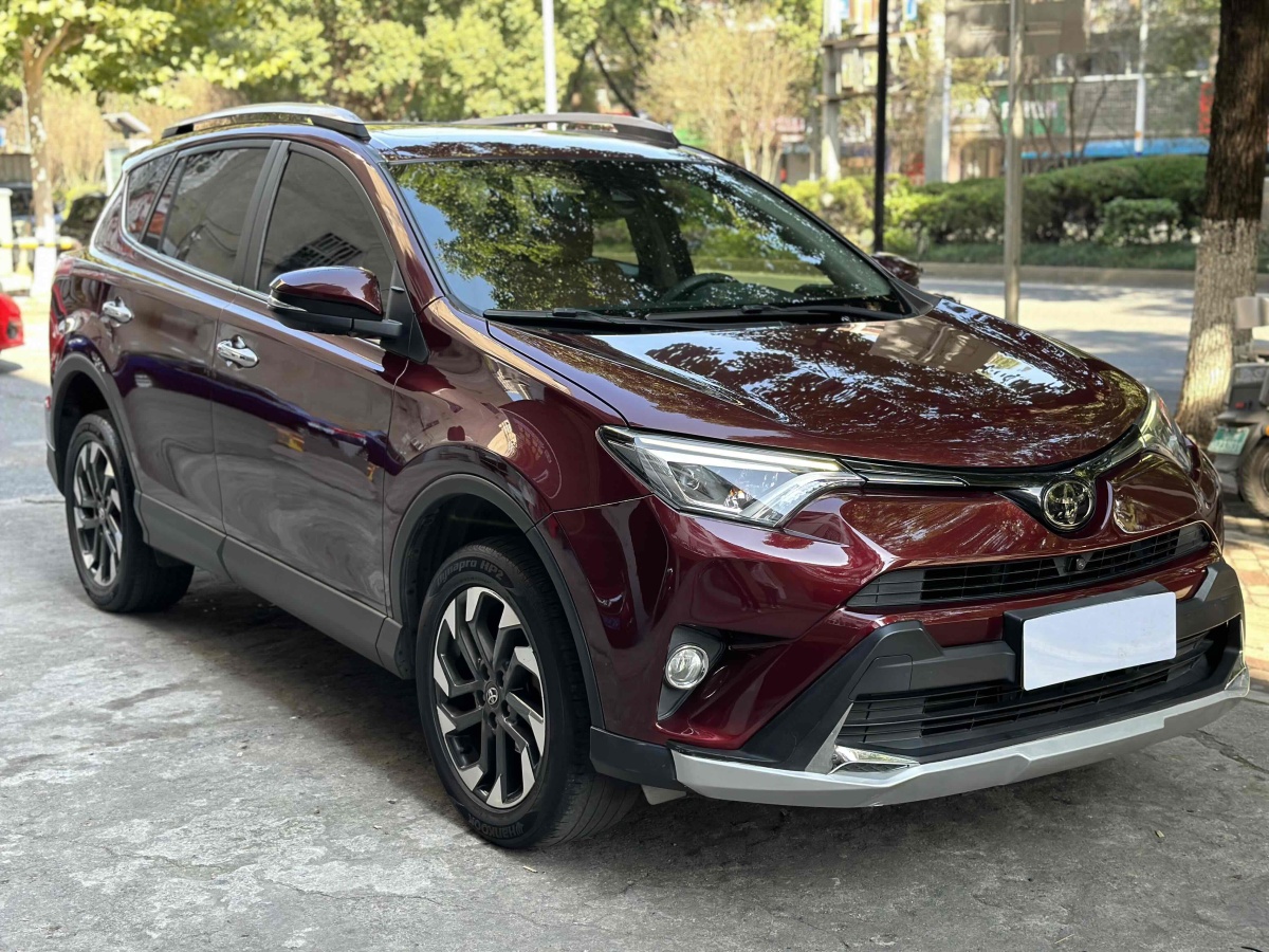 2018年4月豐田 RAV4榮放  2018款 2.5L 自動(dòng)四驅(qū)精英i版