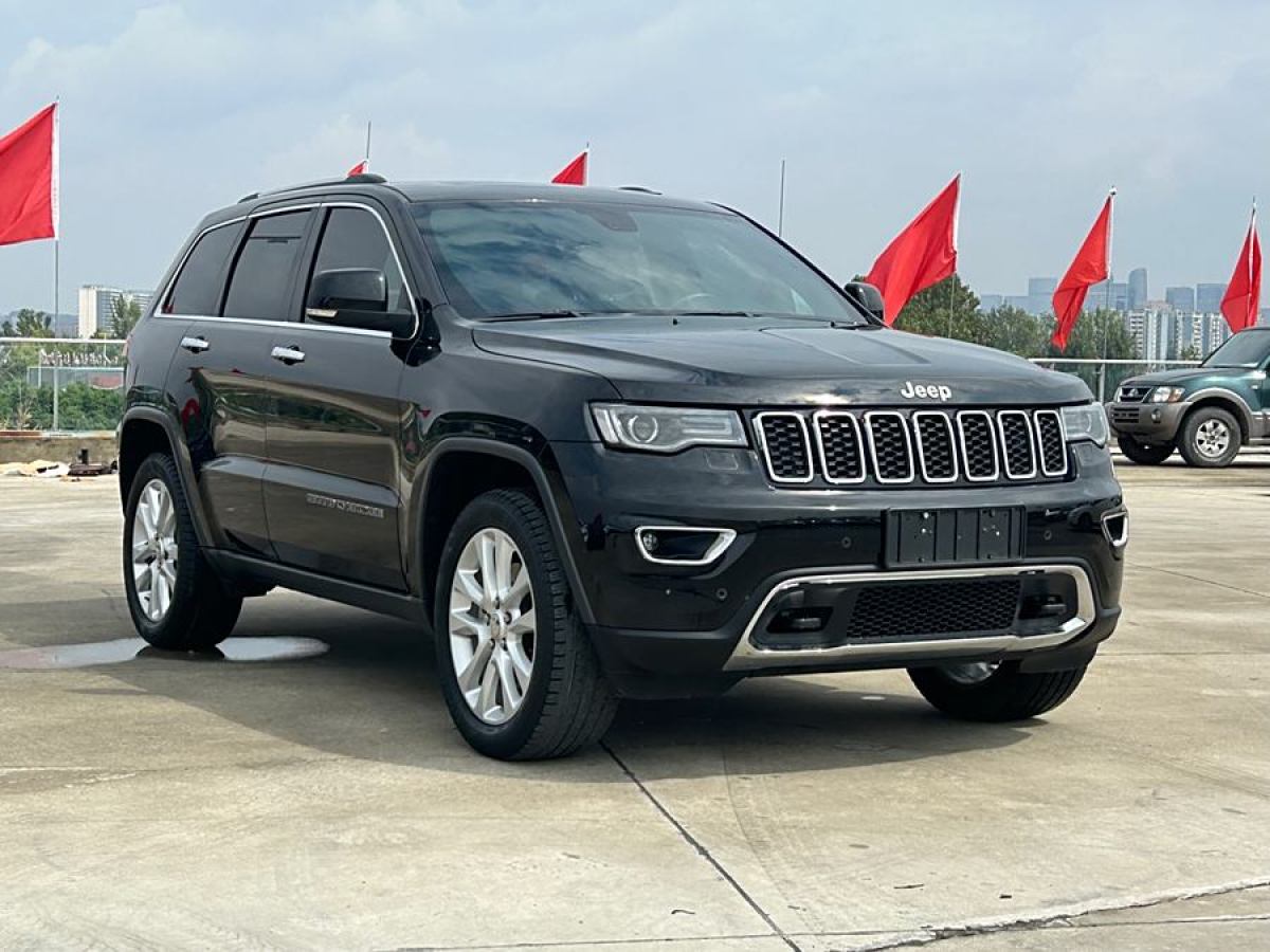 2017年10月Jeep 大切諾基  2017款 3.0L 精英導(dǎo)航版