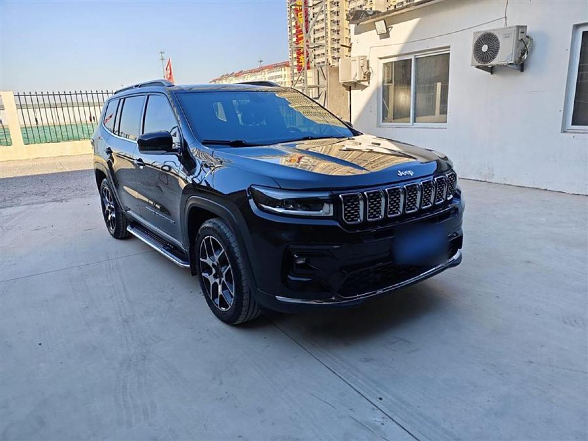 Jeep 大指揮官  2022款 2.0T 兩驅(qū)豪華版圖片