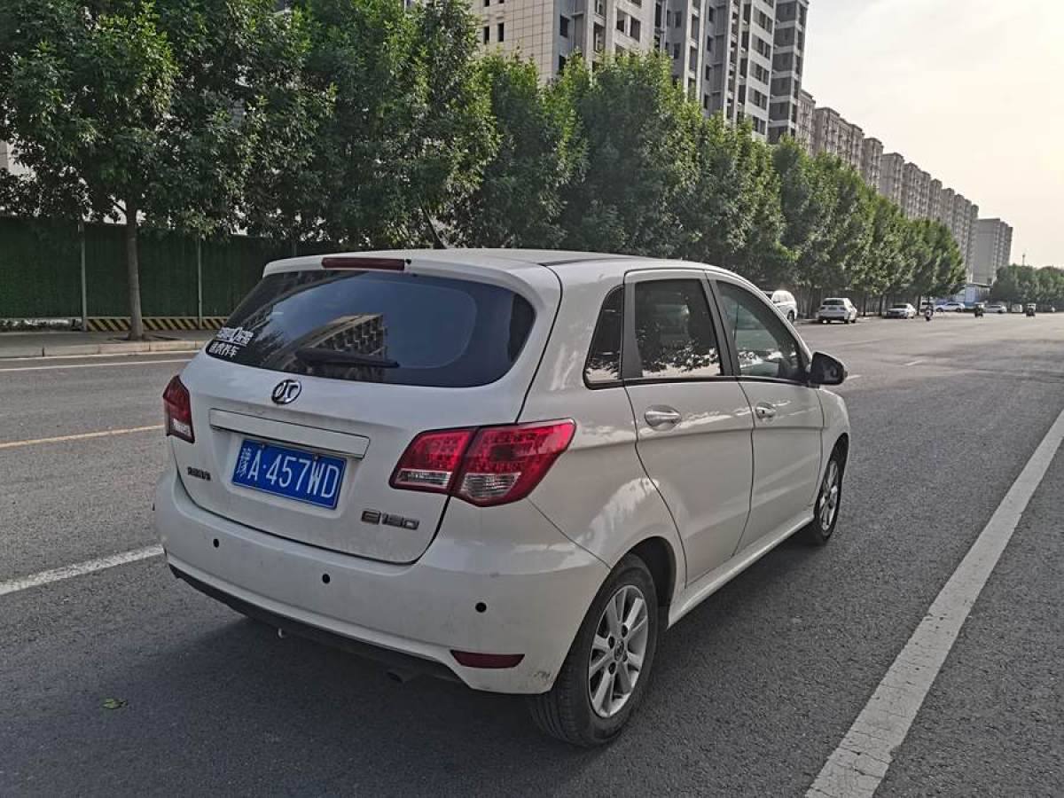 北京 北京汽車E系列  2013款 兩廂 1.5L 自動(dòng)樂天版圖片