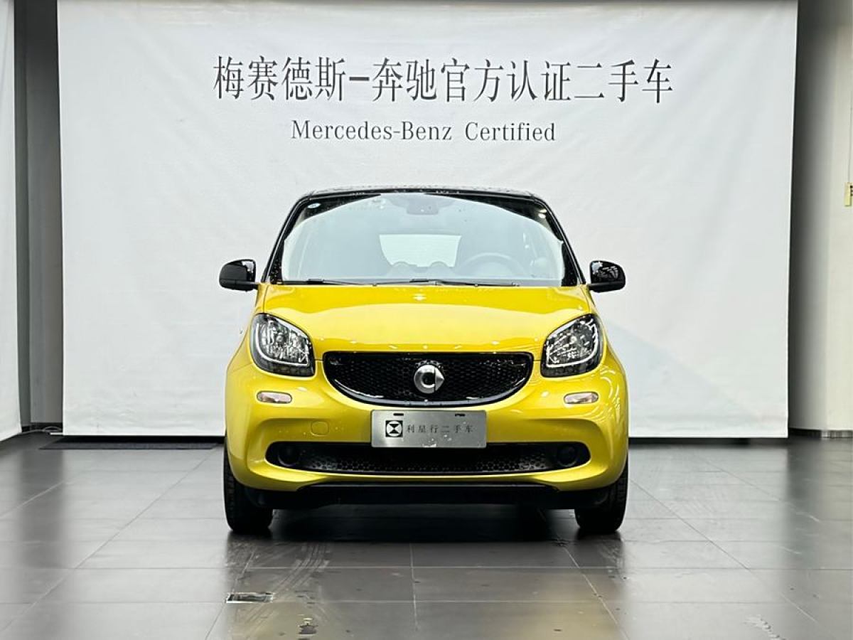 2018年3月smart forfour  2016款 0.9T 66千瓦先鋒版