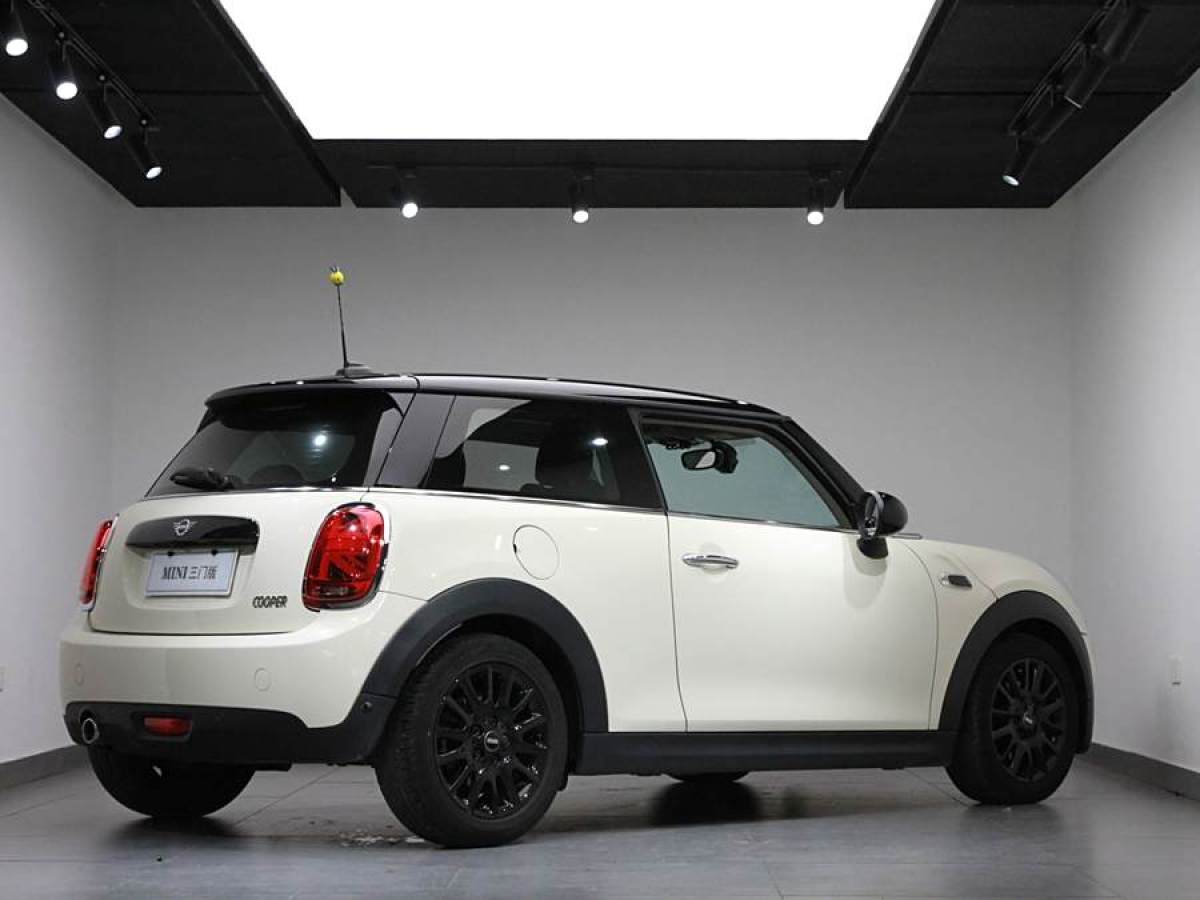 2019年11月MINI COUNTRYMAN  2018款 1.5T COOPER 經(jīng)典派