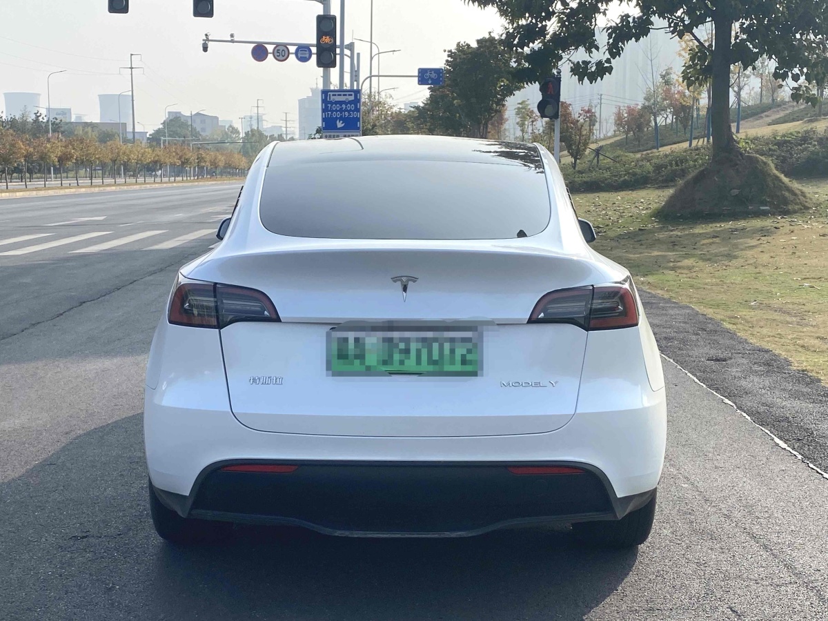 特斯拉 Model 3  2023款 煥新版 后輪驅(qū)動圖片