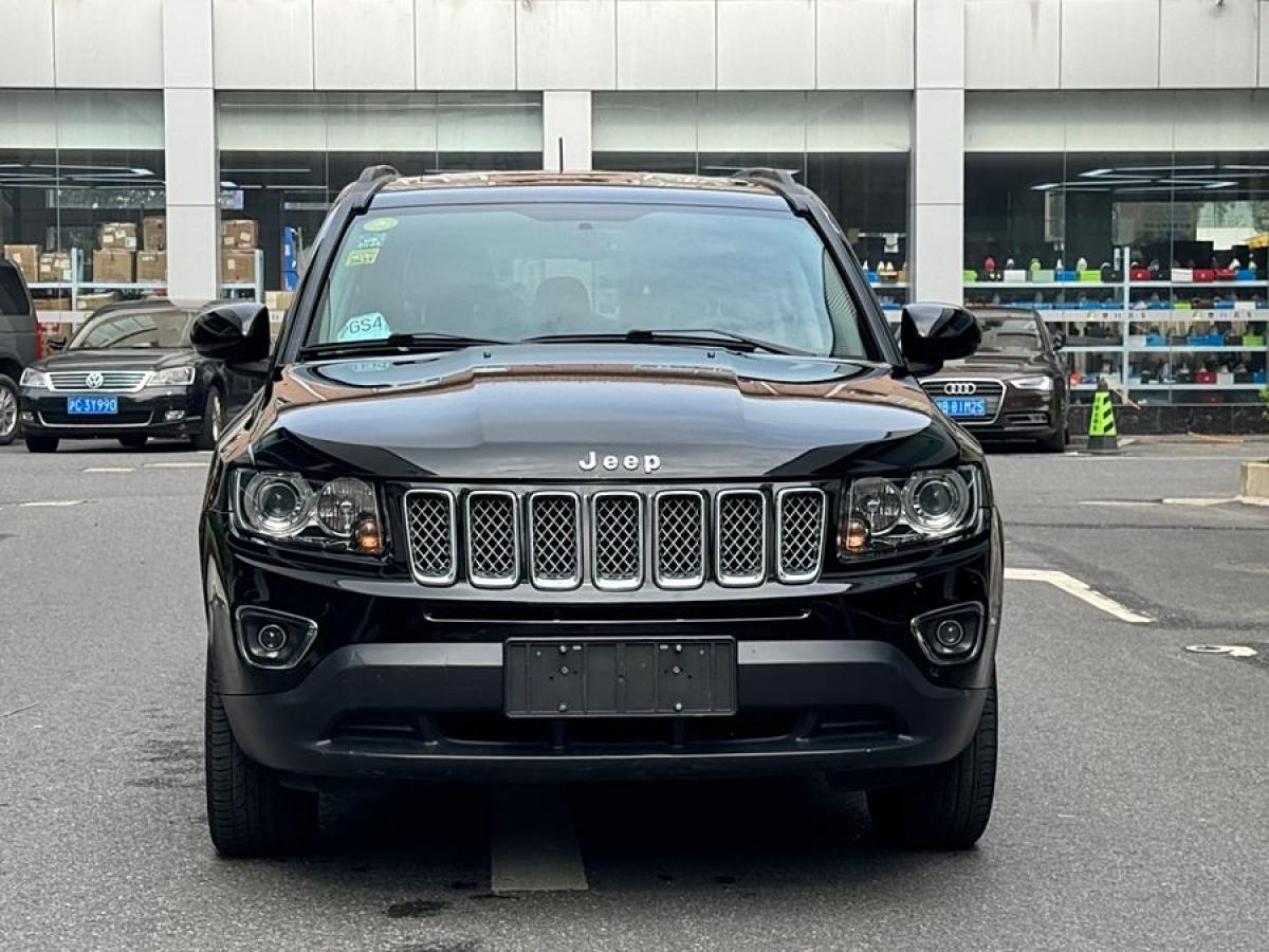 Jeep 指南者  2015款 2.0L 兩驅(qū)運(yùn)動版圖片