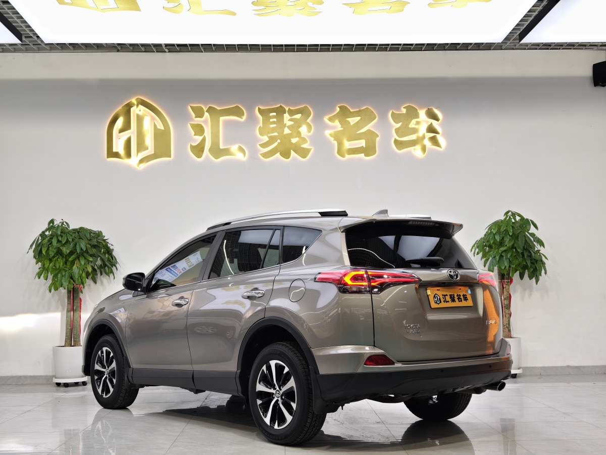 豐田 RAV4  2018款 榮放 2.0L CVT兩驅風尚版圖片