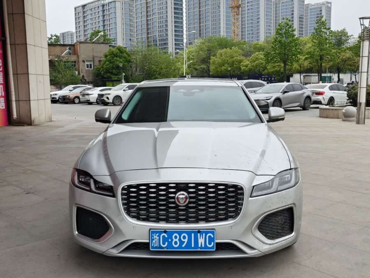 捷豹 XFL  2024款 2.0T P250 兩驅(qū)尊享豪華版圖片