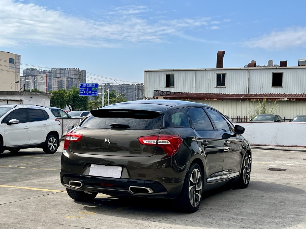 2014年6月DS DS 5  2014款 1.6T 尊享版THP200