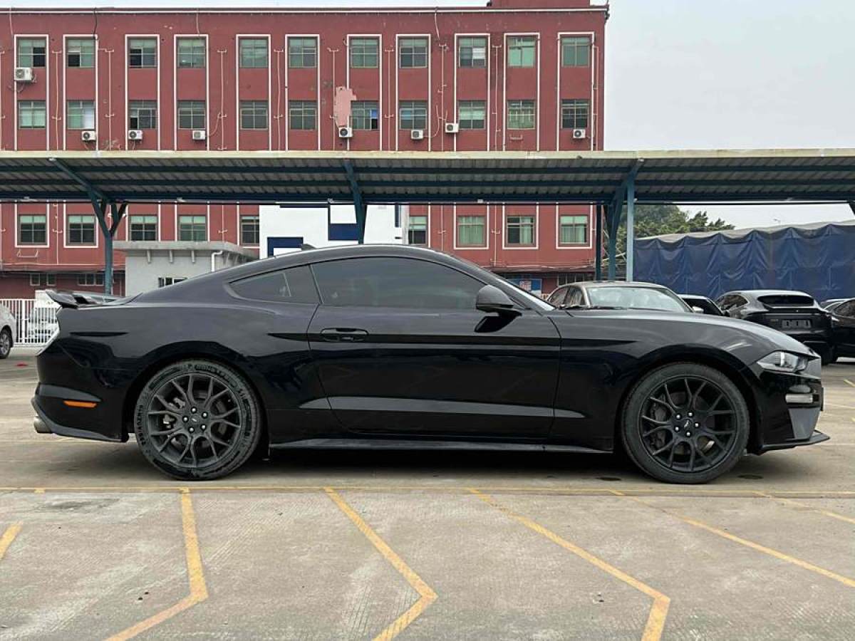 2021年12月福特 Mustang  2021款 2.3L EcoBoost