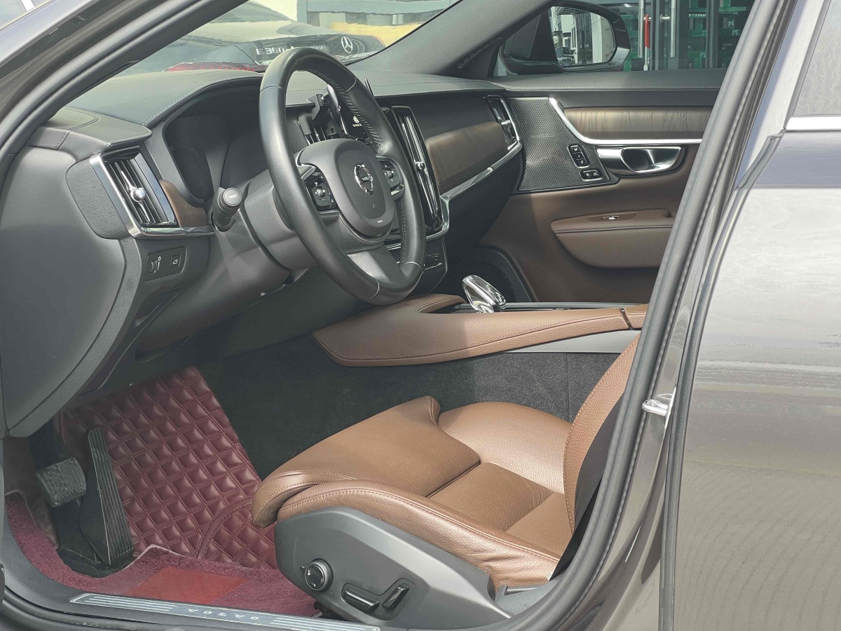 2021年5月沃爾沃 S90  2021款 B5 智遠(yuǎn)豪華版