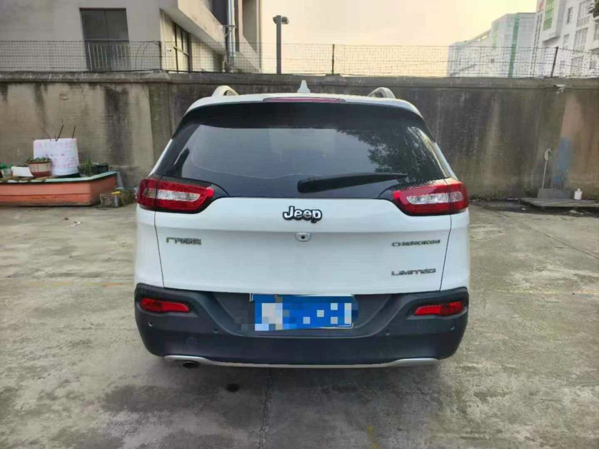 Jeep 自由俠  2018款 180T DCT動(dòng)能版+圖片