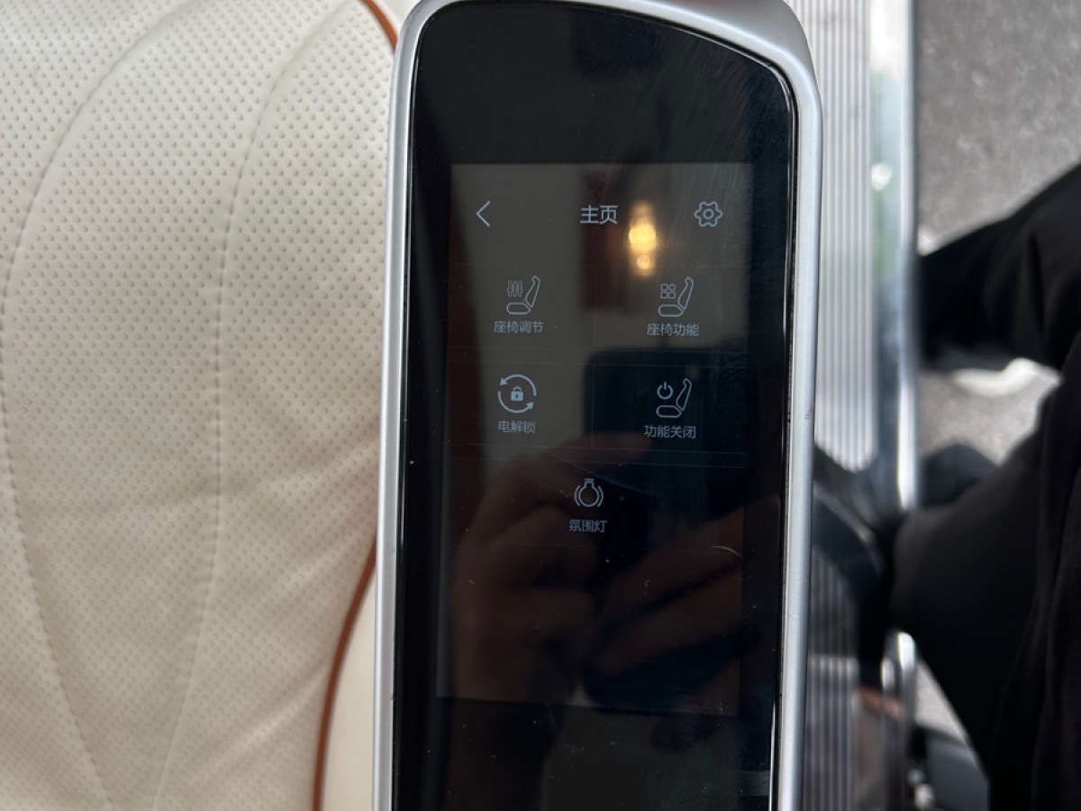 奔馳 威霆  2021款 2.0T 精英版 7座圖片