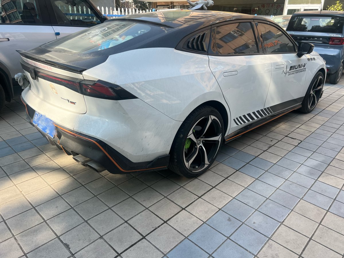 長(zhǎng)安 長(zhǎng)安UNI-V  2022款 1.5T 運(yùn)動(dòng)版圖片