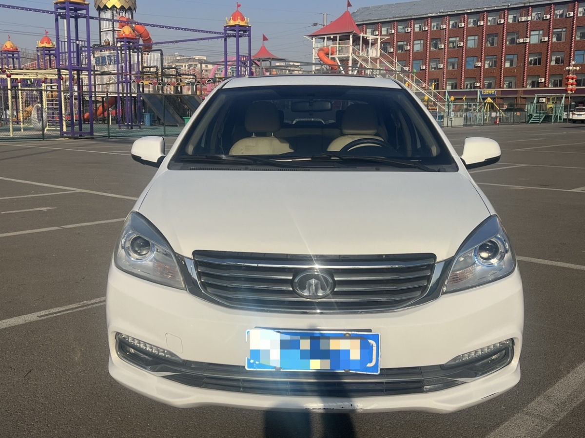 長(zhǎng)城 C30  2015款 經(jīng)典版 1.5L 手動(dòng)暢享型圖片