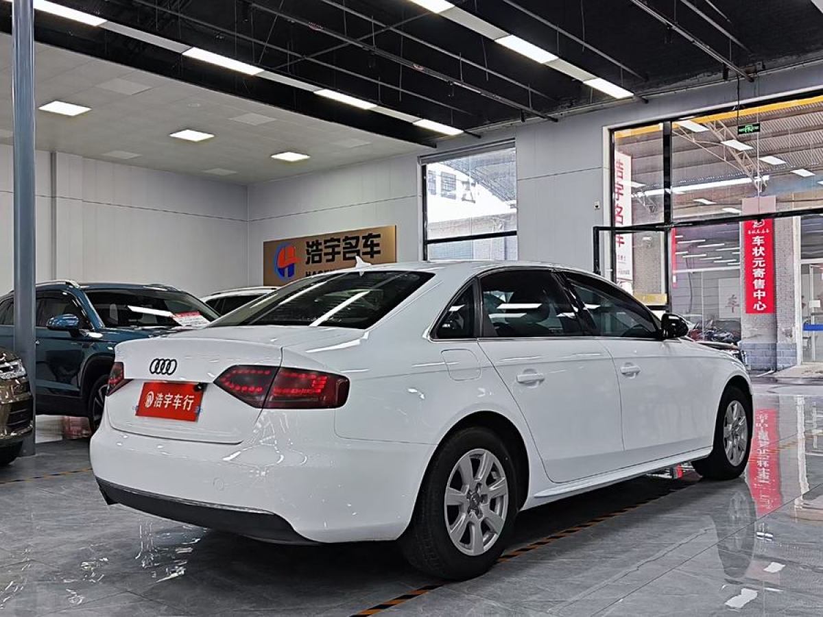 2010年12月奧迪 奧迪A4L  2010款 2.0 TFSI 舒適型