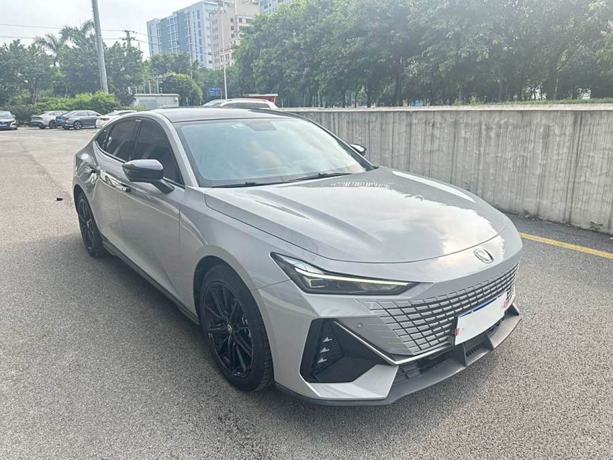 長(zhǎng)安 長(zhǎng)安UNI-V  2022款 1.5T 尊貴型圖片