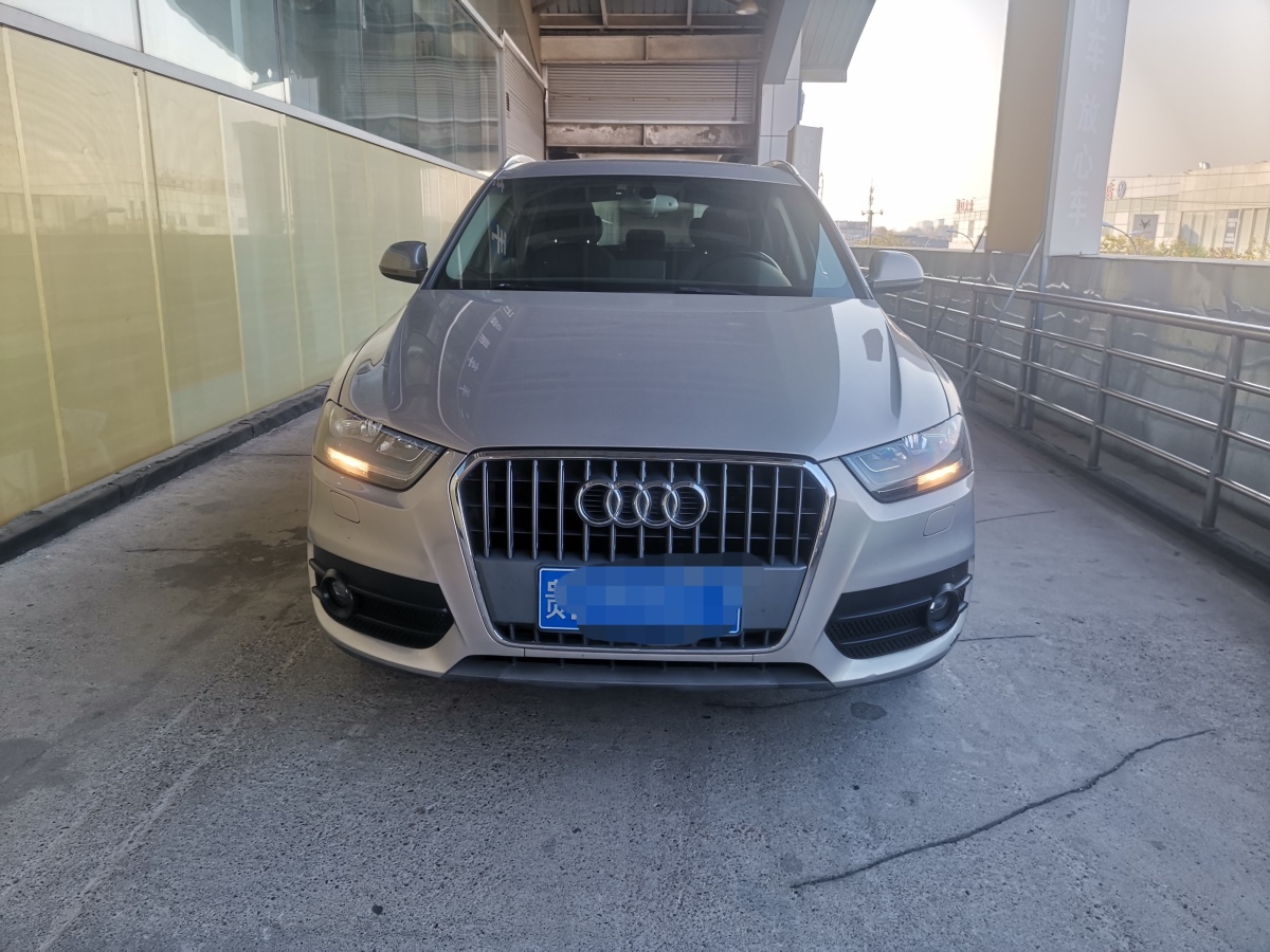 奧迪 奧迪Q3  2015款 35 TFSI 百萬紀(jì)念智領(lǐng)型圖片