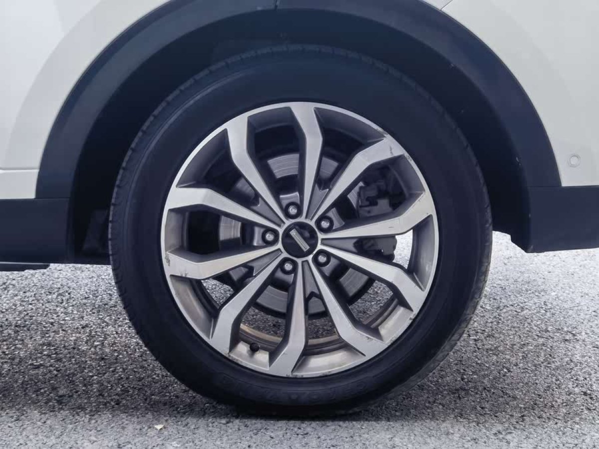 WEY VV5  2019款  升級(jí)款 2.0T 四驅(qū)旗艦型 國(guó)VI圖片