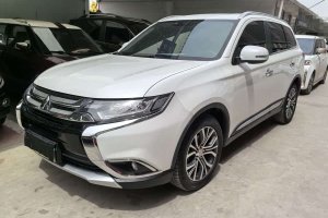 歐藍(lán)德 三菱 2.4L 四驅(qū)精英版 5座