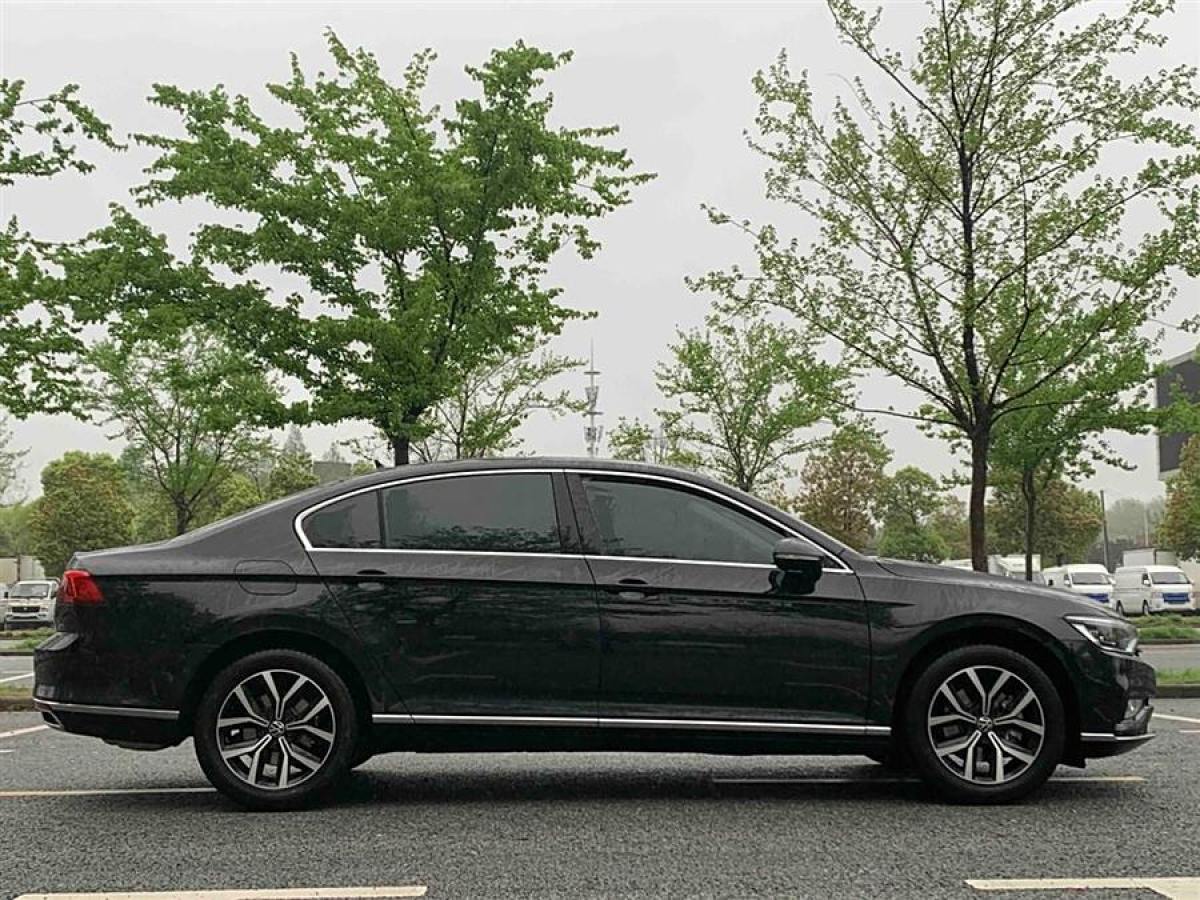 大眾 邁騰  2020款 330TSI DSG 領(lǐng)先型圖片