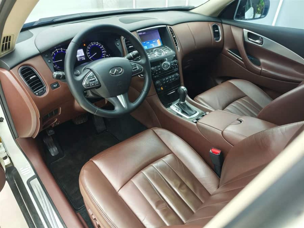 2016年5月英菲尼迪 QX50  2015款 2.5L 悅享版