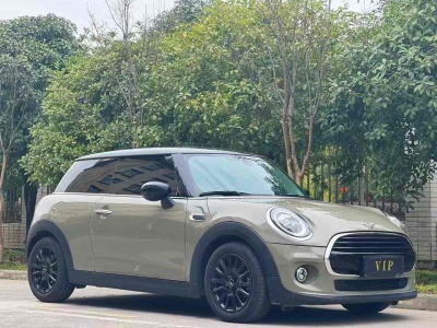 2019年12月 MINI MINI 2.0T COOPER S 經(jīng)典派圖片