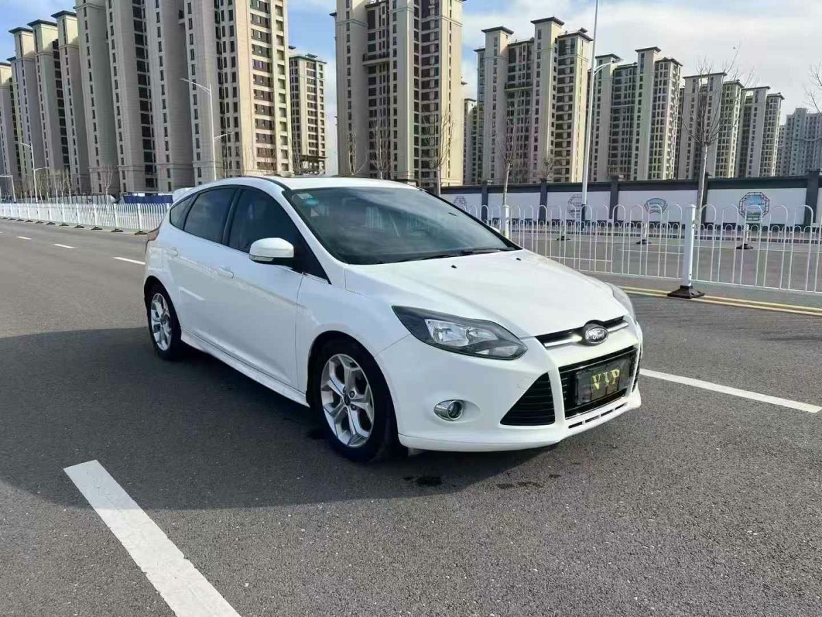 福特 ?？怂? 2013款 2.0T ST 標(biāo)準(zhǔn)版圖片