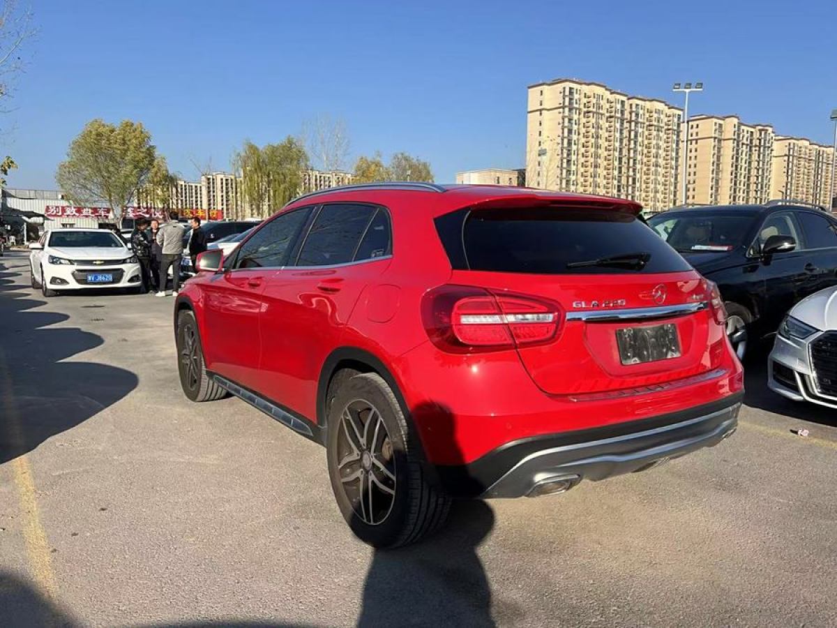 奔馳 奔馳GLA  2017款 GLA 220 4MATIC 時(shí)尚型圖片